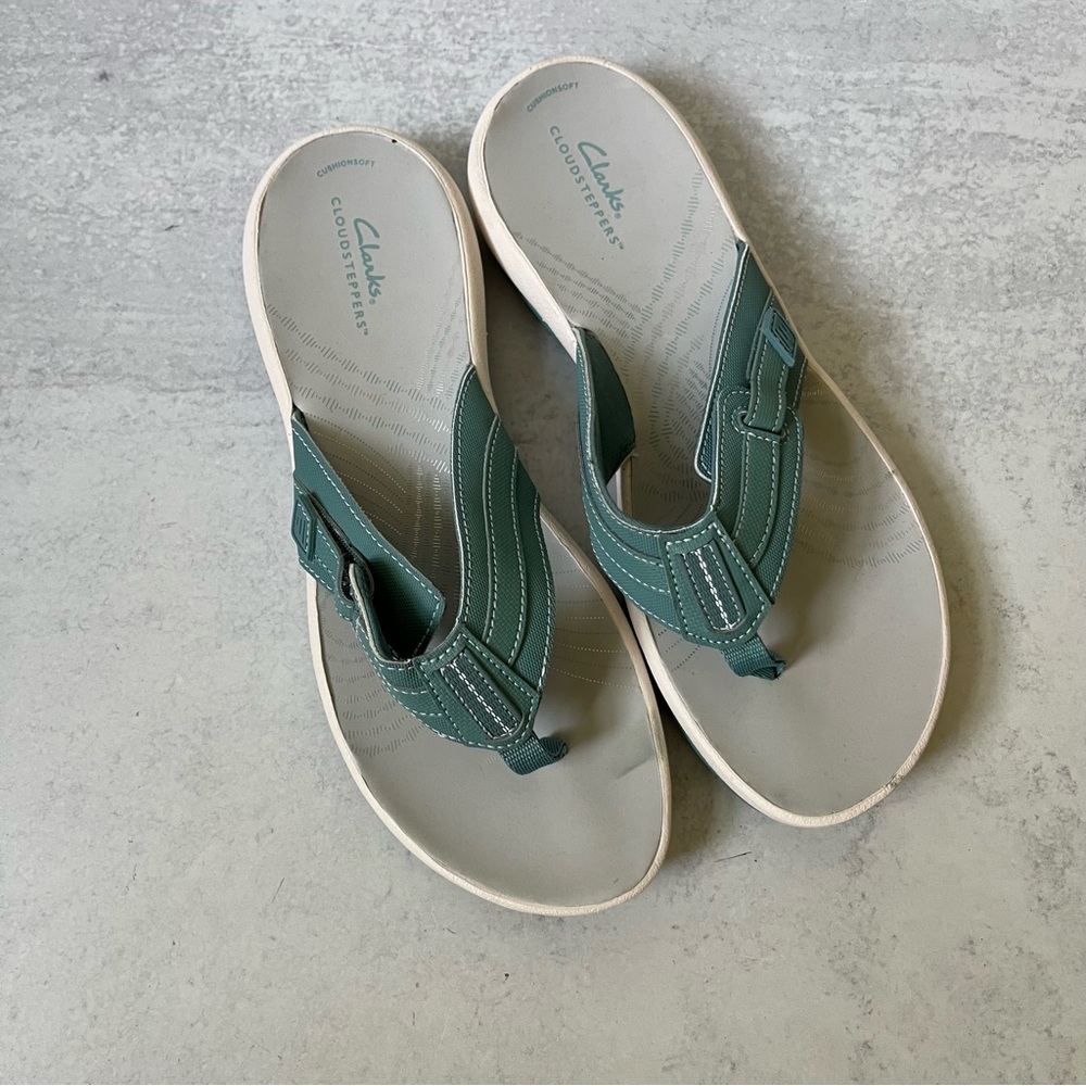 Clarks Cloudsteppers Flip Flop Sandals 10